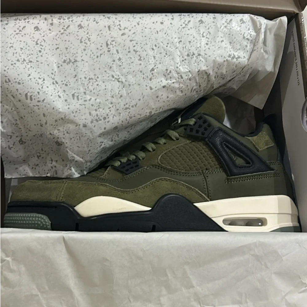 Jordan 4 SE crafts olive green